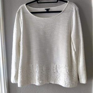 Ann Taylor Spring White Woven Top. Bottom Trimmed Lace Bottom Border Size XL